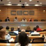 Mesa de debate en torno a la comunicación y el marketing para combatir el "greenwashing"