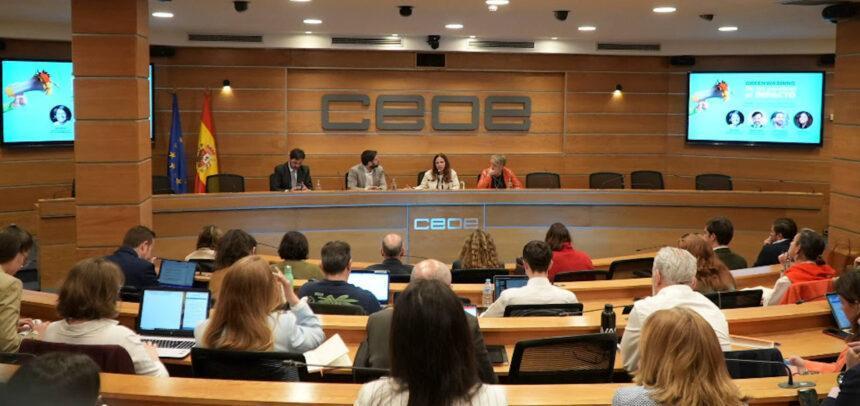 Mesa de debate en torno a la comunicación y el marketing para combatir el "greenwashing"