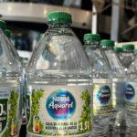 Los envases de 0,75 cl y 1,5 litros de Nestlé Aquarel ya contienen 100% plástico reciclado