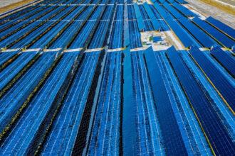 Planta fotovoltaica - Imagen de archivo