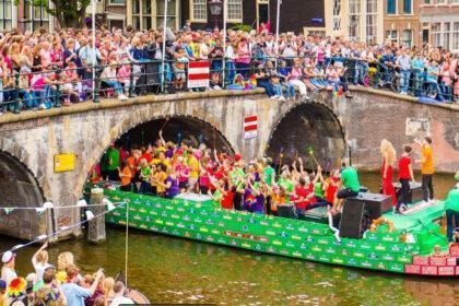 Boat Parade durante la Semana del Orgullo en Ámsterdam