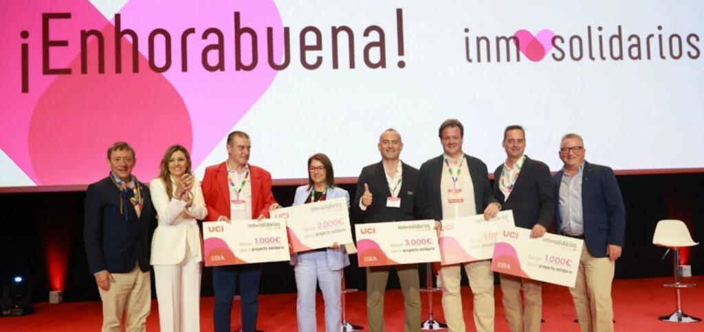 Entrega de reconocimientos en los Premios Inmosolidarios - UCI