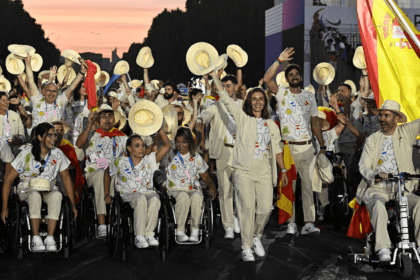 Equipo paralímpico español en la ceremonia de inauguración de París 2024