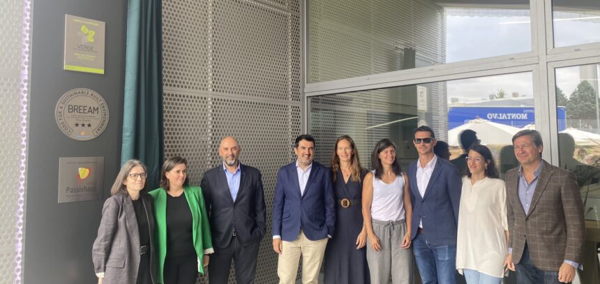 Inauguración de las certificaciones ambientales del Edificio Zero con los directores generales de profine Iberia, Enmedio Studio, GBCe, Vand Arquitectura y Zero City