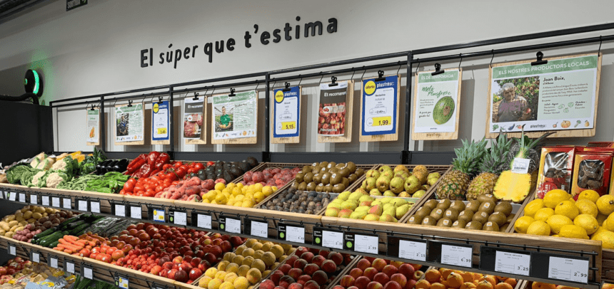 Frutas y verduras de proximidad en el nuevo supermercado de Plusfresc