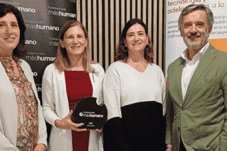 (De izq.a dcha. Beatriz Sánchez Guitián (directora general Fundación máshumano), Ana Valdivielso (directora RRHH GSK España), Ana Palazón (responsable RRHH GSK), Tomás Pereda (subdirector general Fundación máshumano)