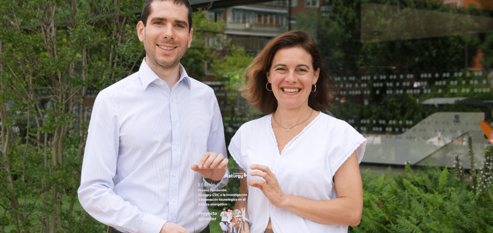María Retuerto Millán y Álvaro Tolosana Moranchel, investigadores del Instituto de Catálisis y Petroleoquímica (ICP-CSIC) del Consejo Superior de Investigaciones Científicas (CSIC) y ganadores de la segunda edición