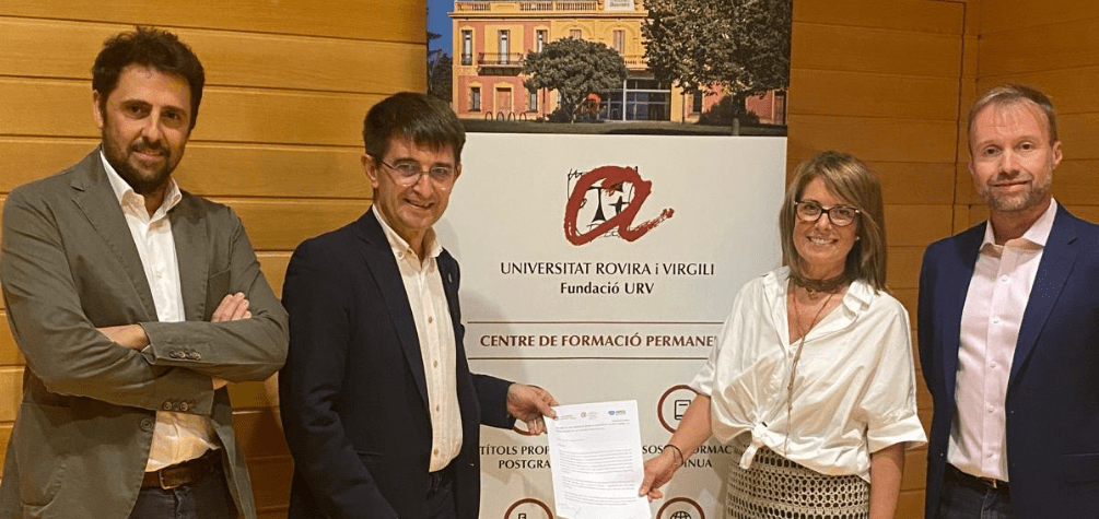 El acto de entrega del premio al trabajo titulado ‘Estudio de viabilidad para el diseño, la producción y la comercialización de generadores estacionarios de H2’ -elegido por su aplicabilidad, entre otros factores- tuvo lugar en la Fundació URV Centre de Transferència de Tecnologia i Innovació
