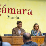 Carlos Arango, Director General de DISRE, Conchita Ruiz, consejería de Política Social, Familias e Igualdad de la Comunidad Autónoma de La Región de Murcia y José Daniel Martín, secretario general de la Cámara de Comercio de Murcia, durante la I Jornada DIRSE en la Región de Murcia