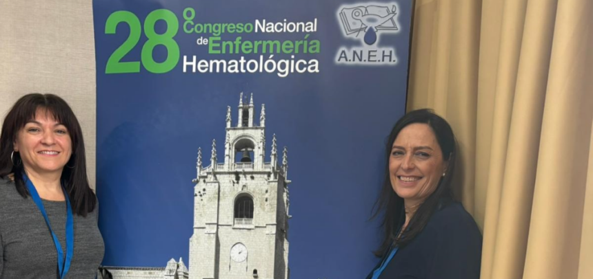 Mayte Alarcón y Raquel Díaz, en el Congreso de Enfermería Hematológica