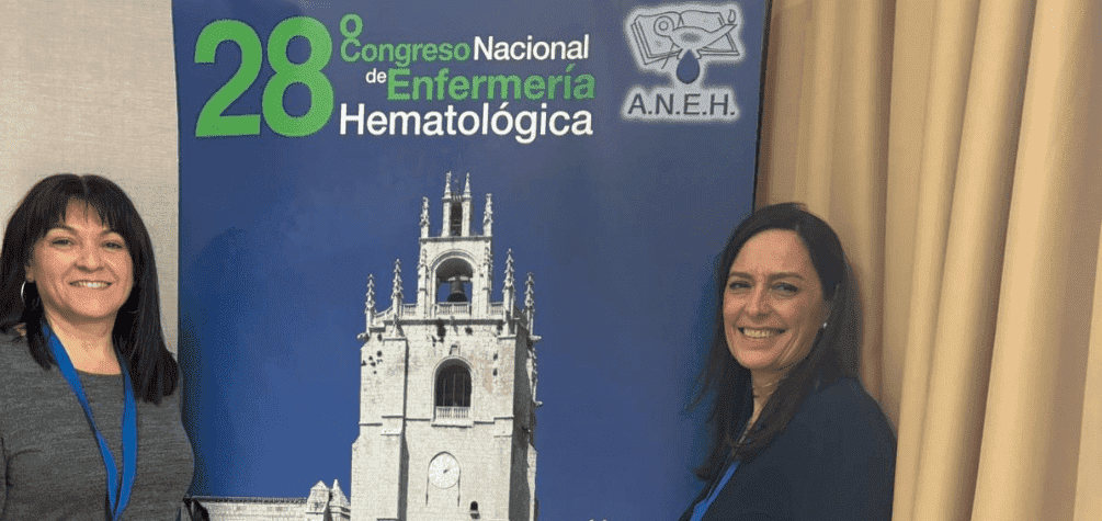 Mayte Alarcón y Raquel Díaz, en el Congreso de Enfermería Hematológica