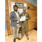 Jorge Romero, responsable de Medioambiente de Iberdrola Renovables, y Leandro Meléndez, propietario de Fungi Natur, han recogido esta mañana el reconocimiento a la planta Revilla Vallejera de Iberdrola