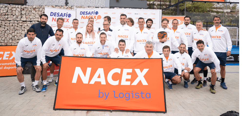 Foto grupal de los participantes del Desafío NACEX