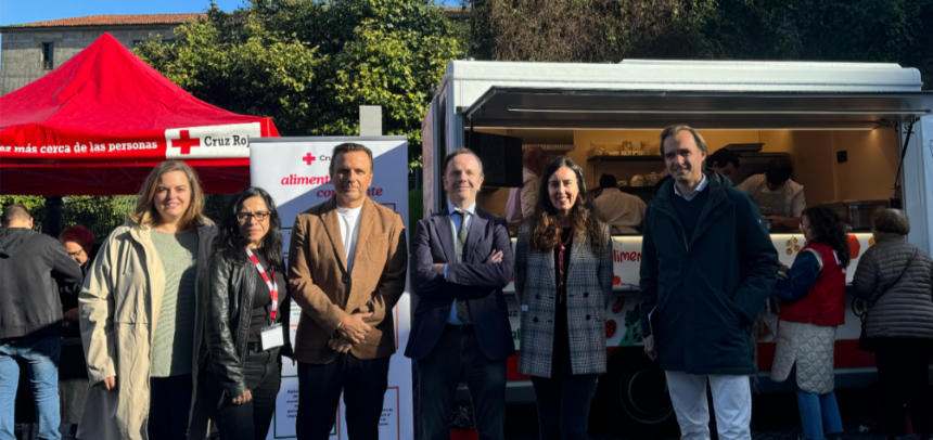 A bordo de la foodtruck, profesionales y alumnado de escuelas de hostelería como el CIFP Carlos Oroza de Pontevedra, CIFP Vilamarín de Ourense, IES Sanxillao de Lugo y CIFP Paseo das Pontes A Coruña