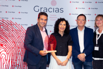 Marcos González, presidente de Corresponsables, recibe un reconocimiento especial de Cruz Roja en su 160 aniversario por su impulso a la Responsabilidad Social Empresarial