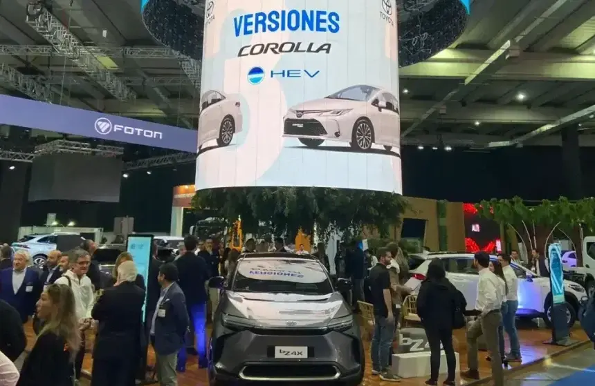 ​Toyota participa por primera vez en Experiencia E y reafirma su posición: “Todas las tecnologías tienen que combatir el carbono”