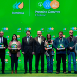 Mañueco y Galán con los ganadores de los Premios Convive