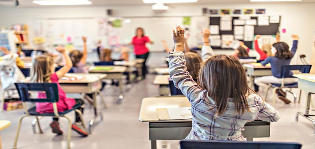 POLIDEPORTIVOS TRANSFORMADOS EN AULAS, COCINAS TEMPORALES O ESPACIOS PARA HACER DEPORTE PARA LA INFANCIA AFECTADA POR LA DANA