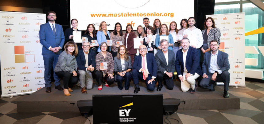 Entrega del distintivo en la sede de EY Madrid