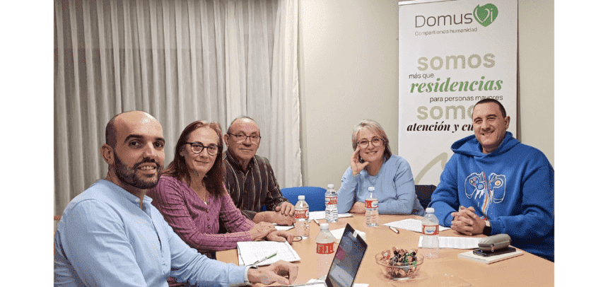 Foto Consejo de Familia en una residencia DomusVi en Noia (A Coruña)