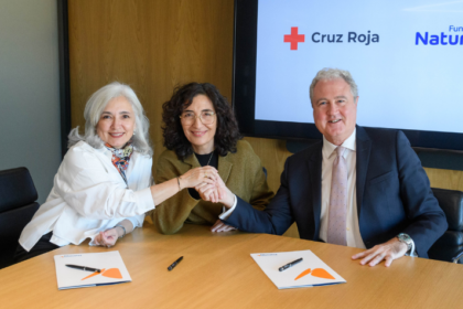 Firma de la renovación de la alianza entre Fundación Naturgy y Cruz Roja