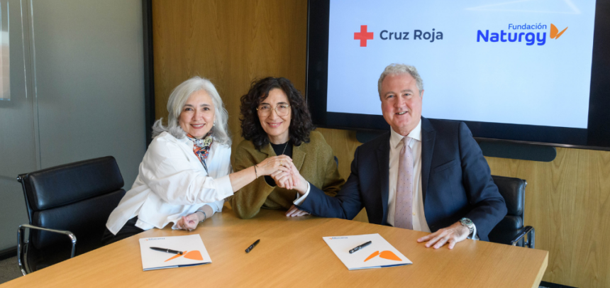 Firma de la renovación de la alianza entre Fundación Naturgy y Cruz Roja