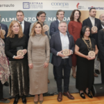 Foto grupal de los galardonados en los IV Premios Compromiso Sostenibilidad en la Posventa