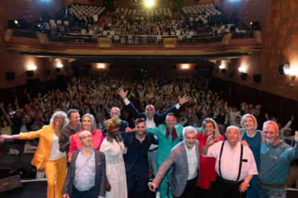 Asistentes a la presentación documental “La Sociedad de la Soledad” de Fundación Vivofácil en su estreno