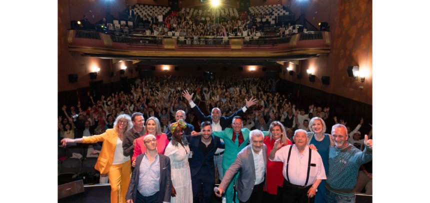 Asistentes a la presentación documental “La Sociedad de la Soledad” de Fundación Vivofácil en su estreno