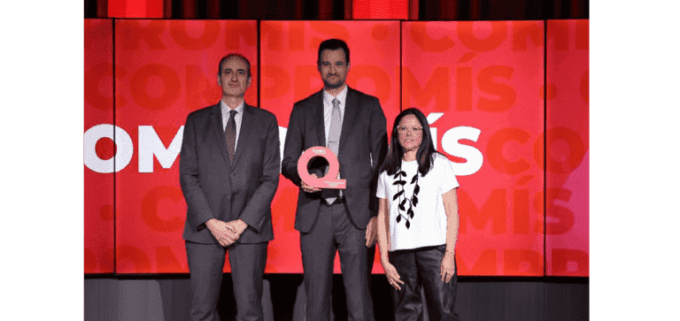 David Cazorla, presidente de Henkel Ibérica, recoge el premio a la Igualdad