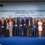 Foto de los premiados en Obra Social y Educación Financiera