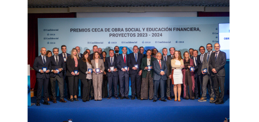 Foto de los premiados en Obra Social y Educación Financiera