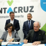 Acto de firma entre Fudación Moeve y Fundación Metrópoli