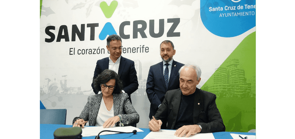 Acto de firma entre Fudación Moeve y Fundación Metrópoli