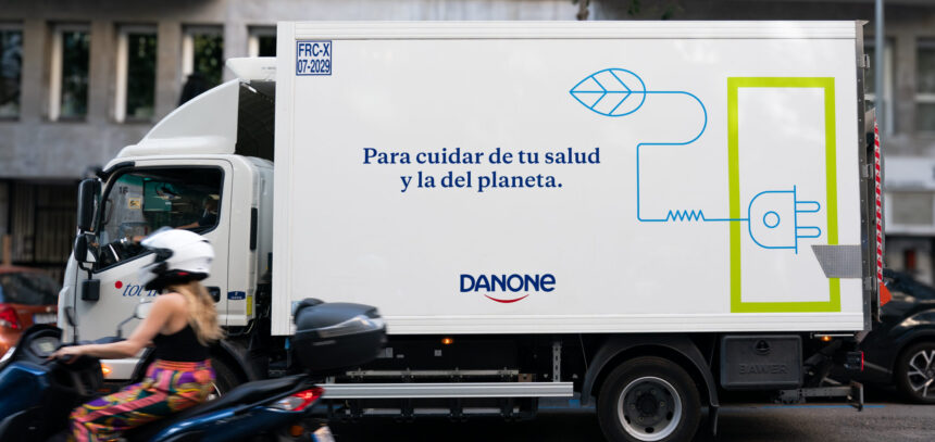 Camiones eléctricos para reducir emisiones, compromiso por la sostenibilidad de Danone