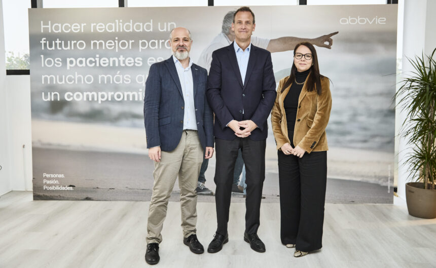 Dr. Raúl Córdoba; Dr. Luis Nudelman; Dra. Ana Moya durante la rueda de prensa