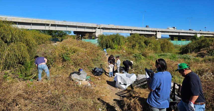 Puente Industrial refuerza su compromiso ambiental con la limpieza y conservación del Humedal Los Batros