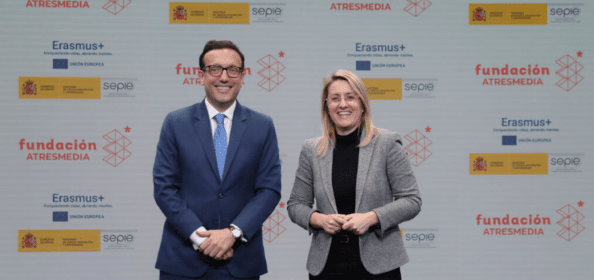 la directora general Corporativa del Grupo Atresmedia y directora de la Fundación Atresmedia, Patricia Pérez, y el director del SEPIE, Alfonso Gentil Álvarez-Ossorio