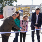 La consejera Mercedes Vaquera inaugura la planta piloto de DEUTZ Spain