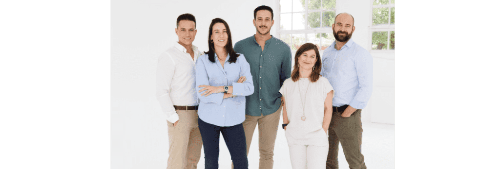 De izquierda a derecha: Luis Riu Rodríguez; Naomi Riu Rodríguez; Roberto Riu Rodíiguez; Lola Trian Riu y Joan Trian Riu