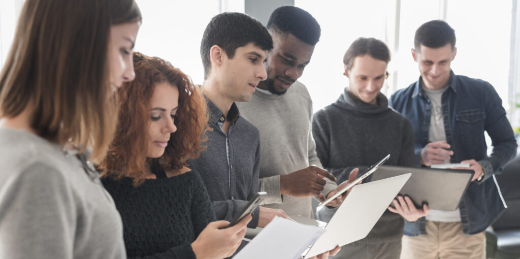 Grupo en formación laboral de Randstad - Imagen de Stock (Freepik.es)