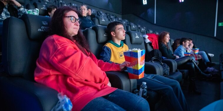 La tecnología de LG Miraclass acerca el cine a niños con TEA en una jornada especial