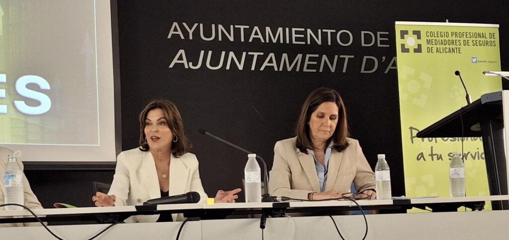 Elena Turrión, Consejera Ejecutiva de Mutua Levante, durante su intervención - Imagen cedida por Fundación Mutua Levante