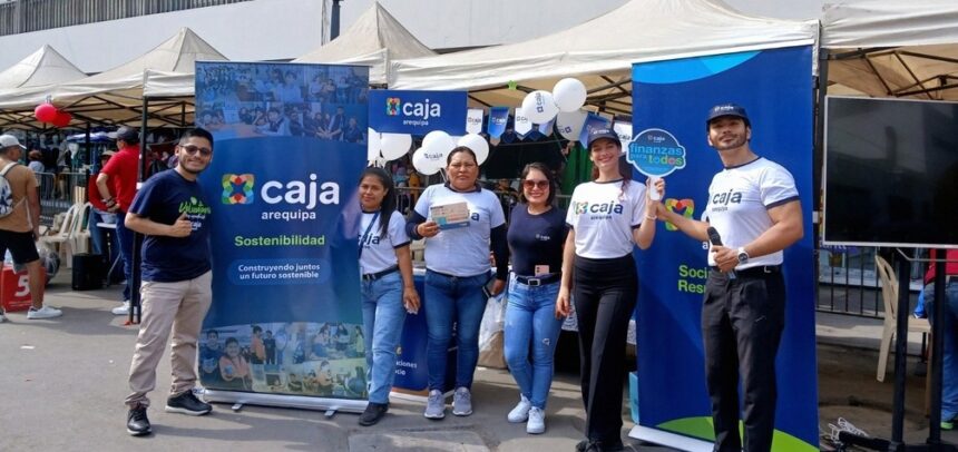 Caja Arequipa capacita a más de 1500 personas en feria de Semana del Ahorro