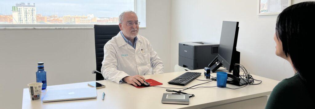 El doctor Vicente Palop, responsable de la Unidad de Fibromialgia de Ribera IMSKE - Imagen cedida por Grupo Ribera
