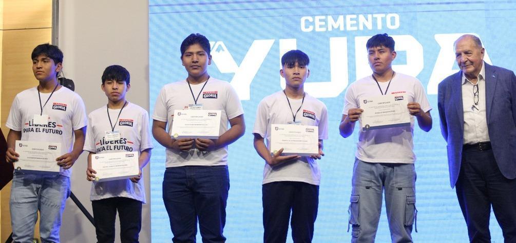 Programa 'Líderes para un Futuro Exitoso' culmina con éxito su primera edición en Arequipa