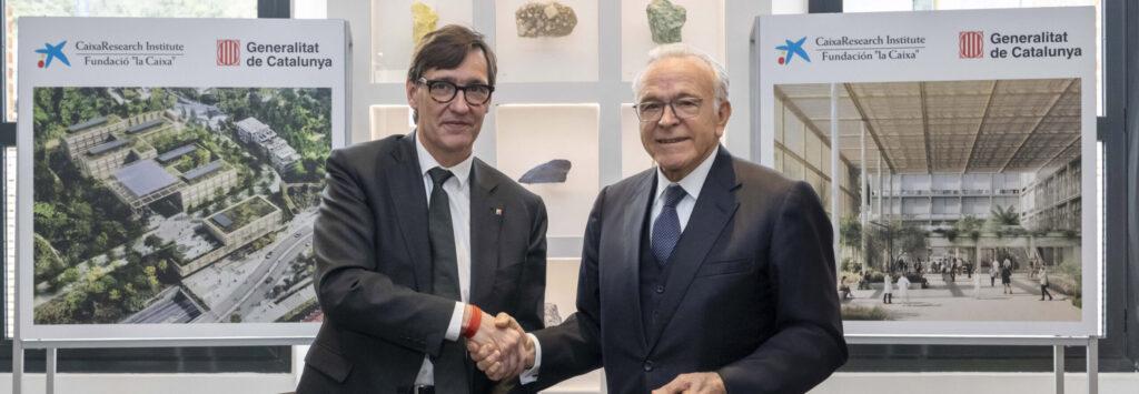 El presidente de la Generalitat de Cataluña, Salvador Illa, y el presidente de la Fundación "la Caixa", Isidre Fainé, en CosmoCaixa con motivo de la firma del convenio.© Fundación "la Caixa"