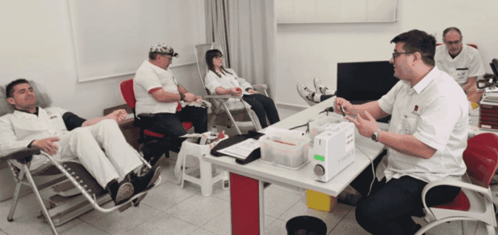 Trabajadores de El Pozo Alimentación donando sangre