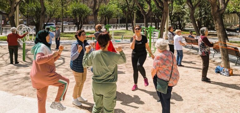 El Hospital Universitario del Vinalopó apuesta por el ejercicio al aire libre con "Muévete" - Ribera Salud