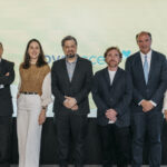 Mesa de diálogo el pasado jueves 22 de mayo en la sede de Glovo (de izq a derecha: Pablo Aledo, Director de Fundación Altius, Francisco Greciano, Director de FESBAL, Ana Benavides, Directora General de Fundación Lealtad, Ricardo Martín, Director General de Corresponsables, Sacha Michaud, Cofundador de Glovo, Pablo Gómez-Tavira, Viceconsejero de Familia, Juventud y Asuntos Sociales, Tania Quintero, CEO de Worldcoo y Patricia Higueras, Responsable de Impacto Social para el Sudoeste de Europa (SWE) y Polonia)
